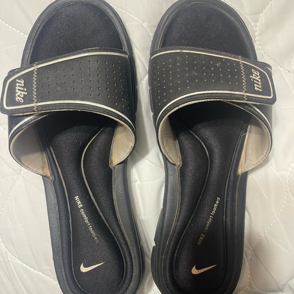 Nike Women's Black Slide Sandals, gently used, memory foam, super comfortable